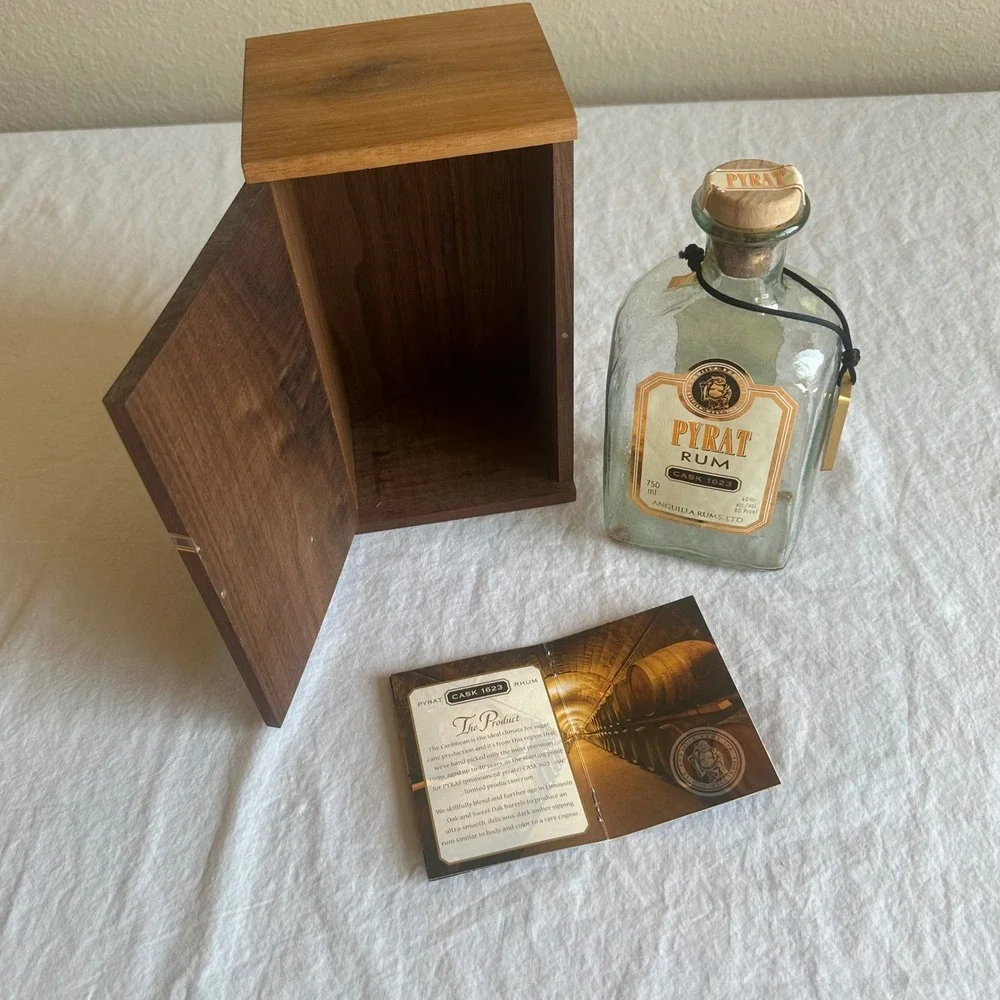 Very RARE Pyrat Rum CASK 1623 Walnut Box Display Case Empty Bottle Collectable